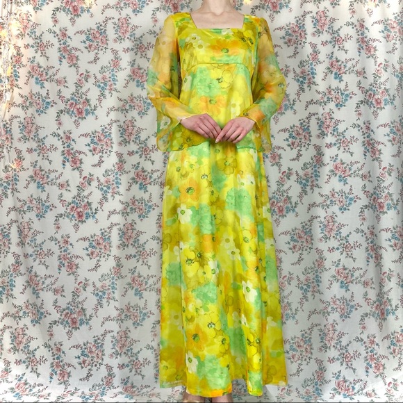 Vintage 70s yellow floral empire waist maxi dress with handkerchief sleeves - Picture 2 of 6